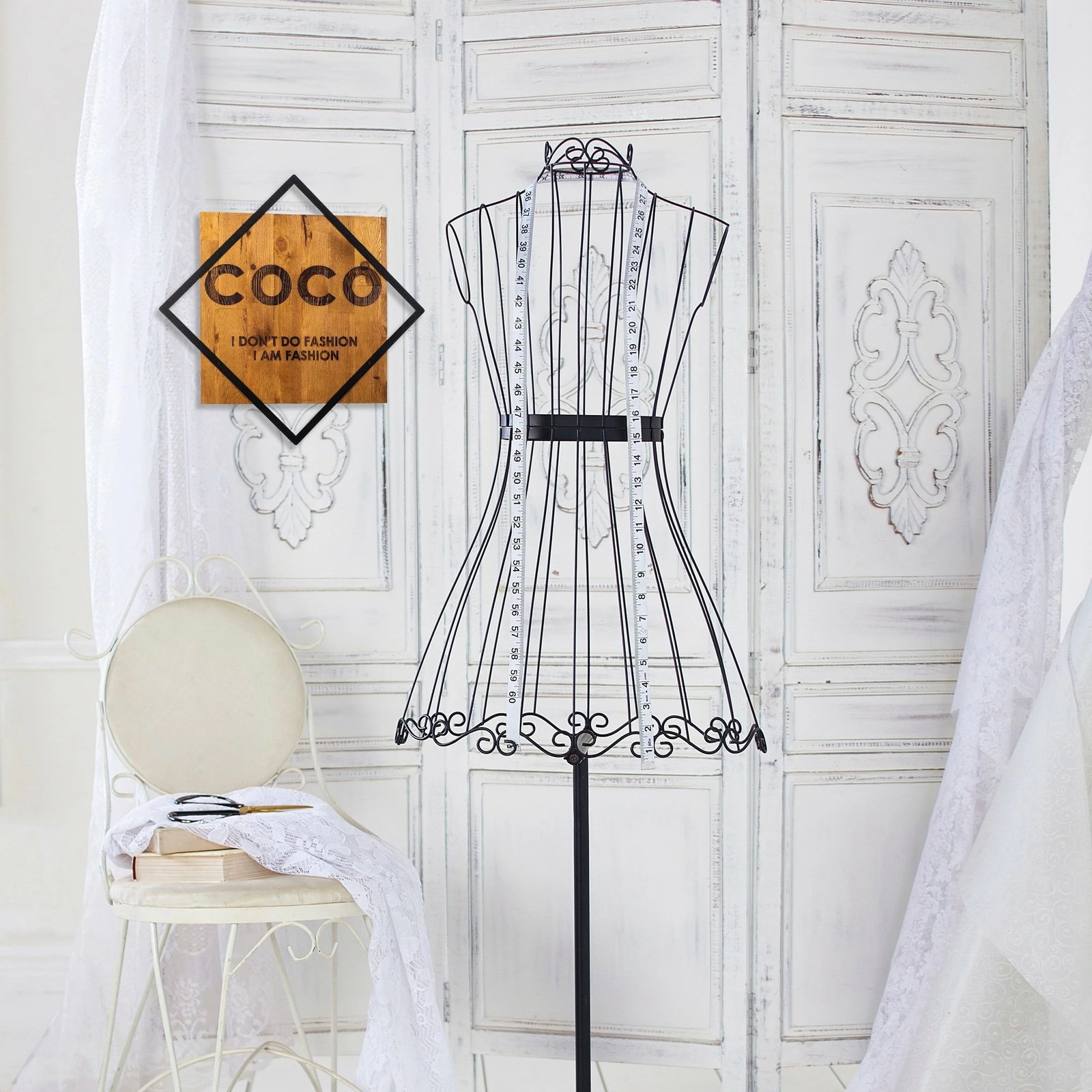 Aksesor dekorativ për mur, dru dhe metal, Wallity, ngjyrë arre dhe e zezë, 54x54cm