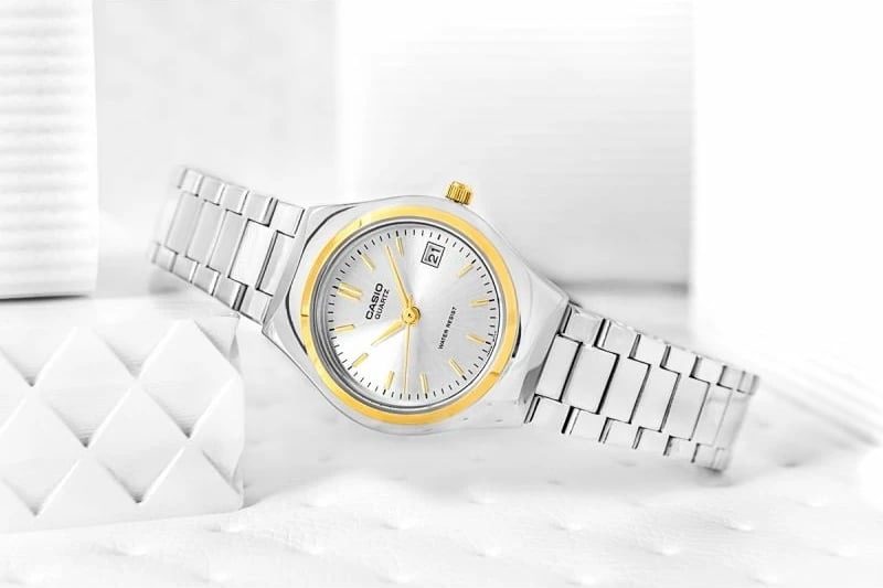 Orë dore për femra Casio, argjend