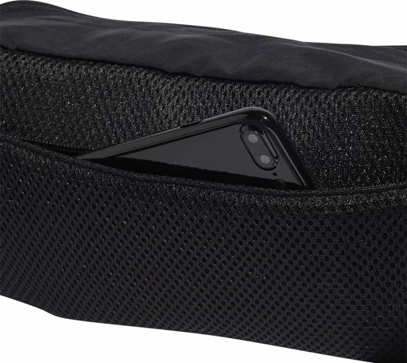 Çantë beli adidas, e zezë dhe blu e errët Çantë beli adidas, e zezë dhe blu e errët