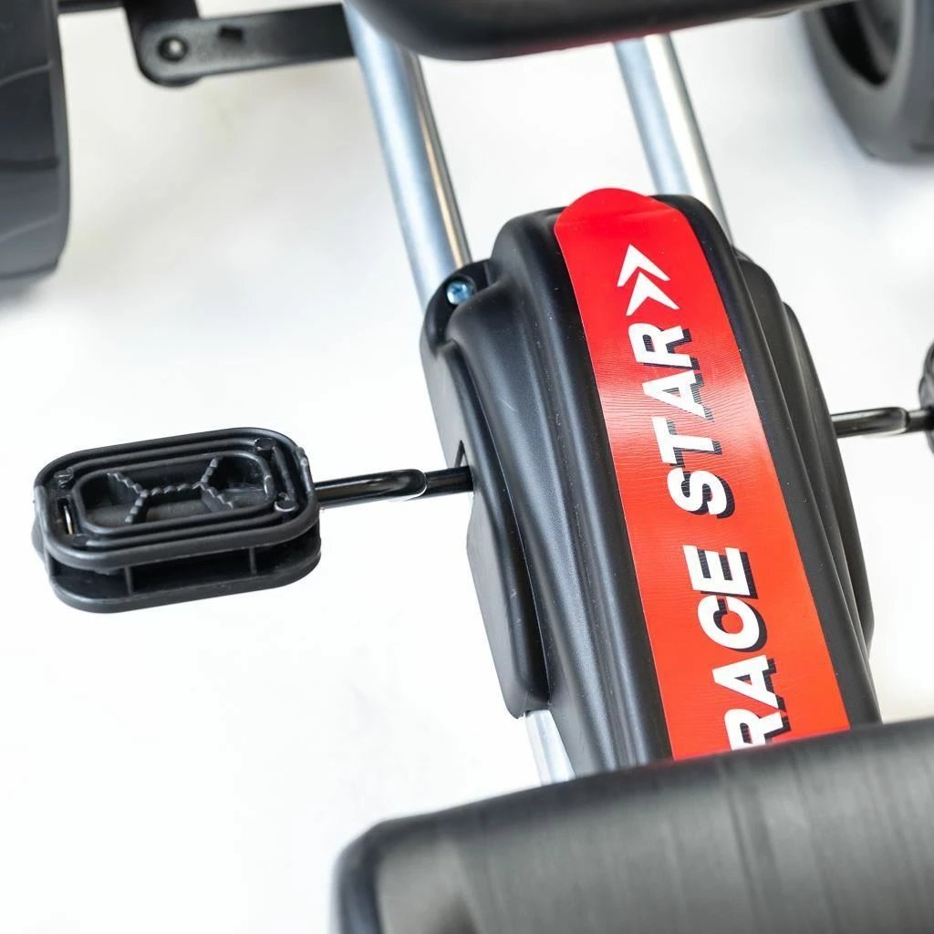 Go-kart me pedale, Baby Mix, Speedy, konstruksion metalik i lehtë, rrota plastike Ø30 cm, marsh përpara/mbrapa me zinxhir, për moshat 3-8 vjeç, e kuqe