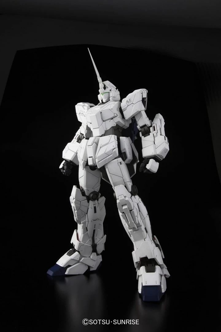 Model PG Bandai Unicorn Gundam, Perfect Grade, Bardhë
