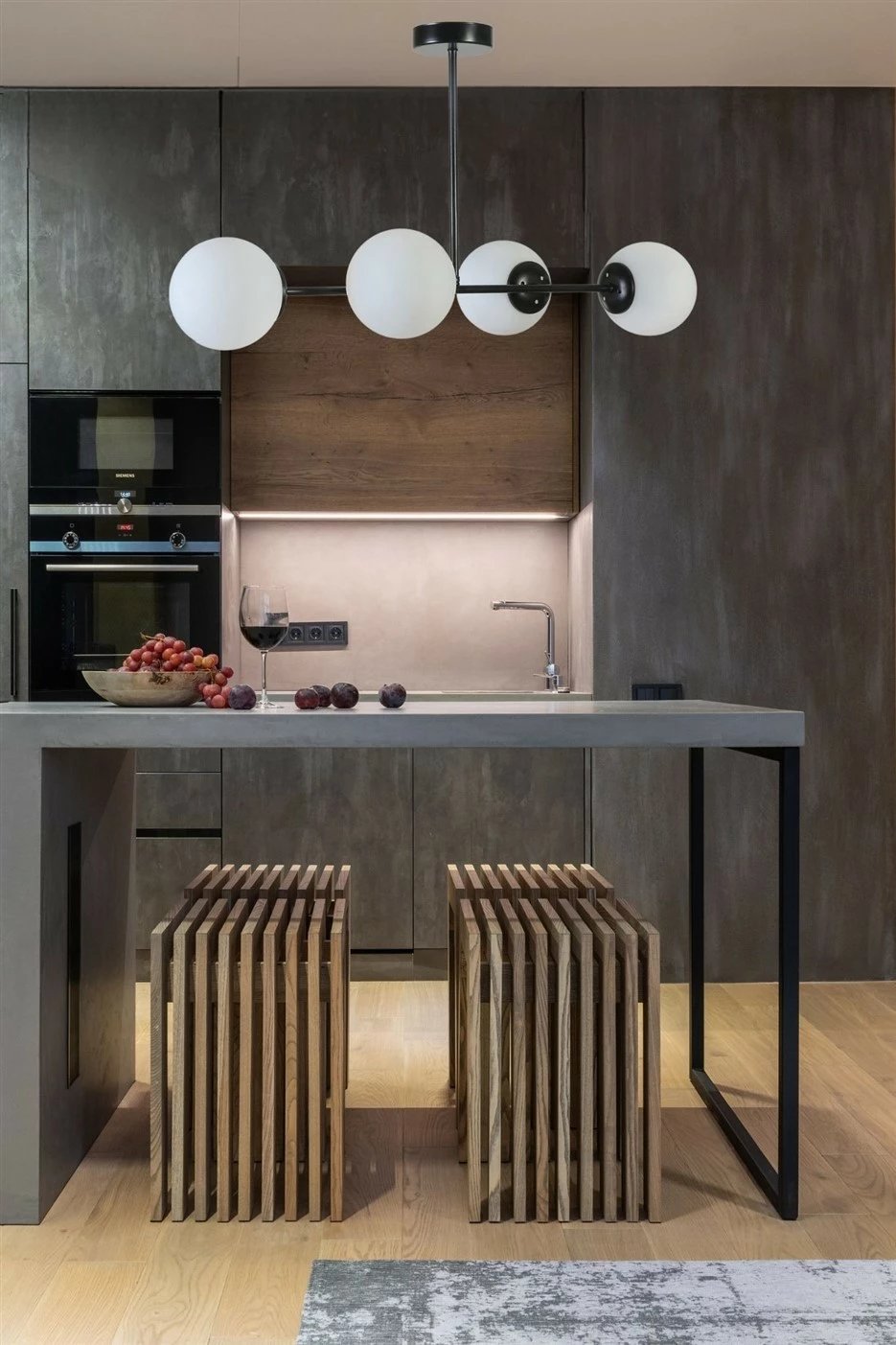 Llambë tavani Opviq, Yeni Favori, 4 llamba, xham i zi dhe i bardhë