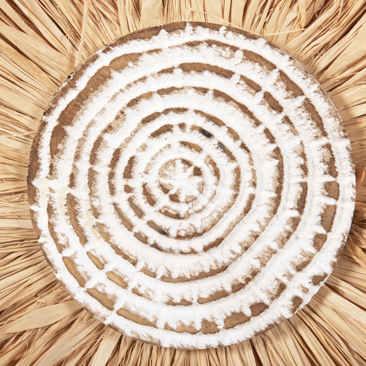 Dekor tavoline FH4224 fibra rafie në bazë druri natyrale-e zezë 18x9x43H cm Dekor tavoline FH4224 fibra rafie në bazë druri natyrale-e zezë 18x9x43H cm