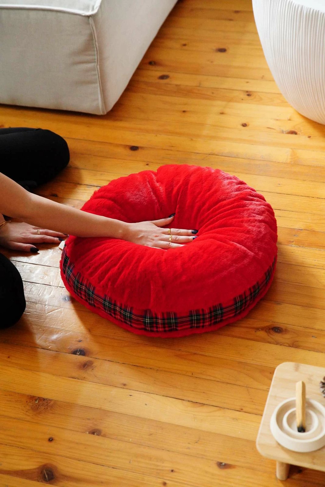 Jastëk dekorativ i kuq, Evila Originals, pelush, 51x51x18cm