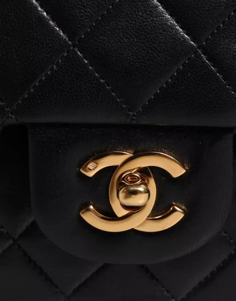Çantë Chanel për femra, e zezë