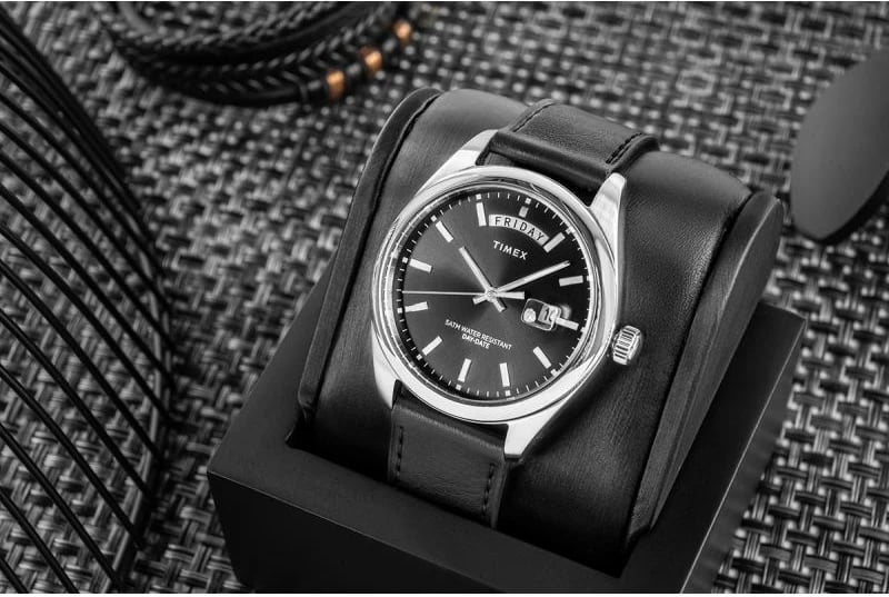 Orë dore për meshkuj Timex, e zezë