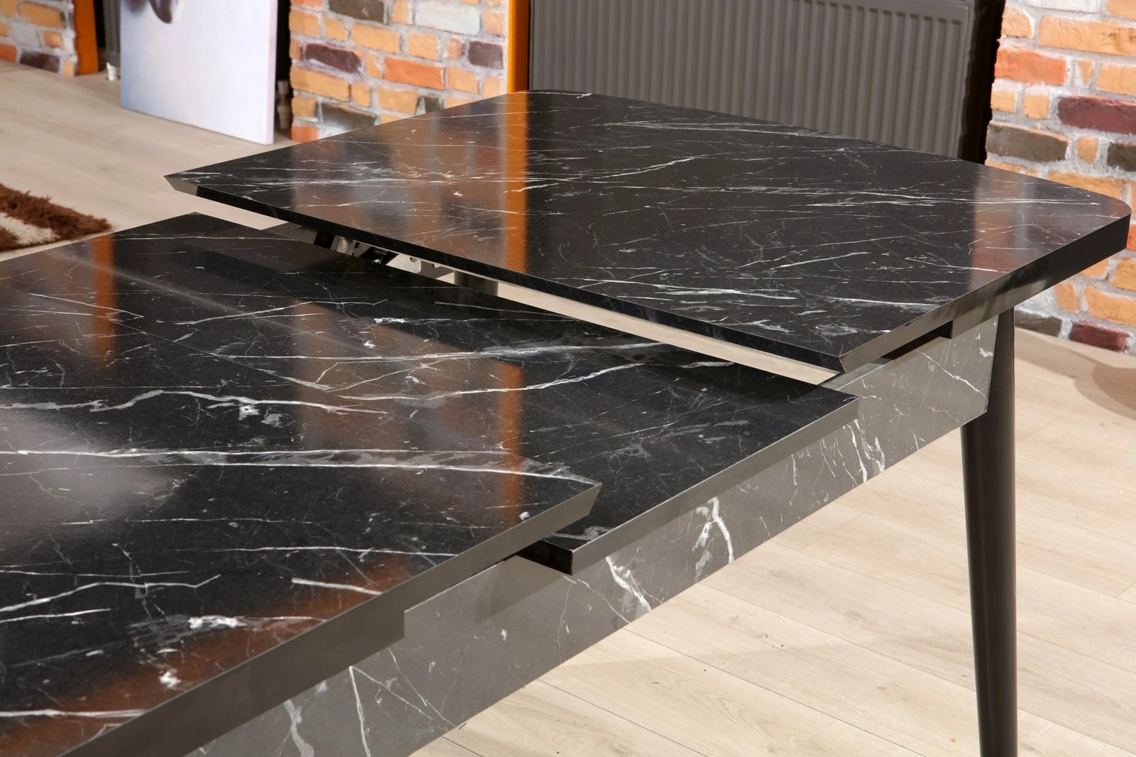 Tavolinë ngrënie me zgjerim Hanah Home, Bendir, e zezë