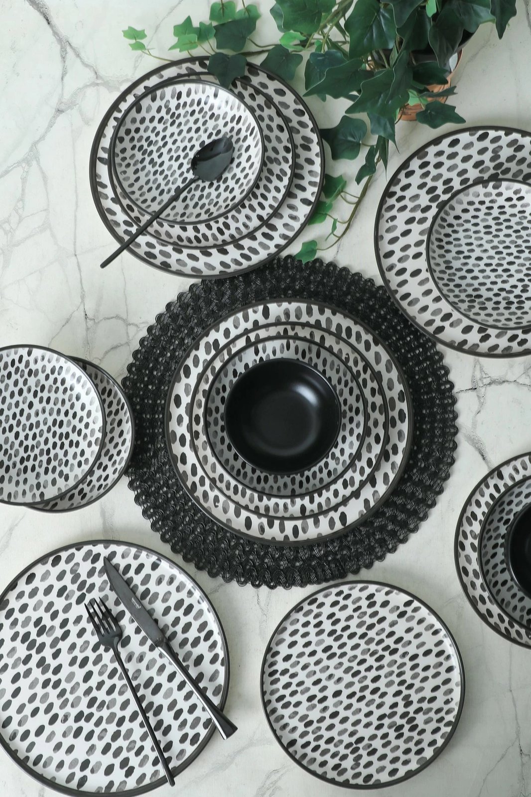 Set enësh për drekë, qeramikë, 24 copë, Hermia Concept, ngjyrë e zezë dhe e bardhë