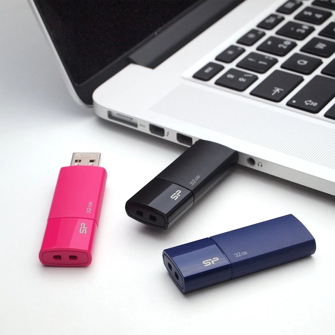 USB Silicon Power Ultima U05, 32 GB, e kaltër