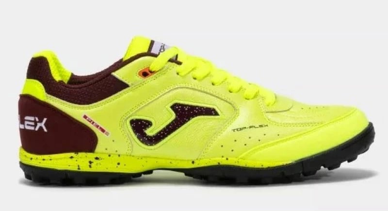 Atlete futbolli Joma, të verdha