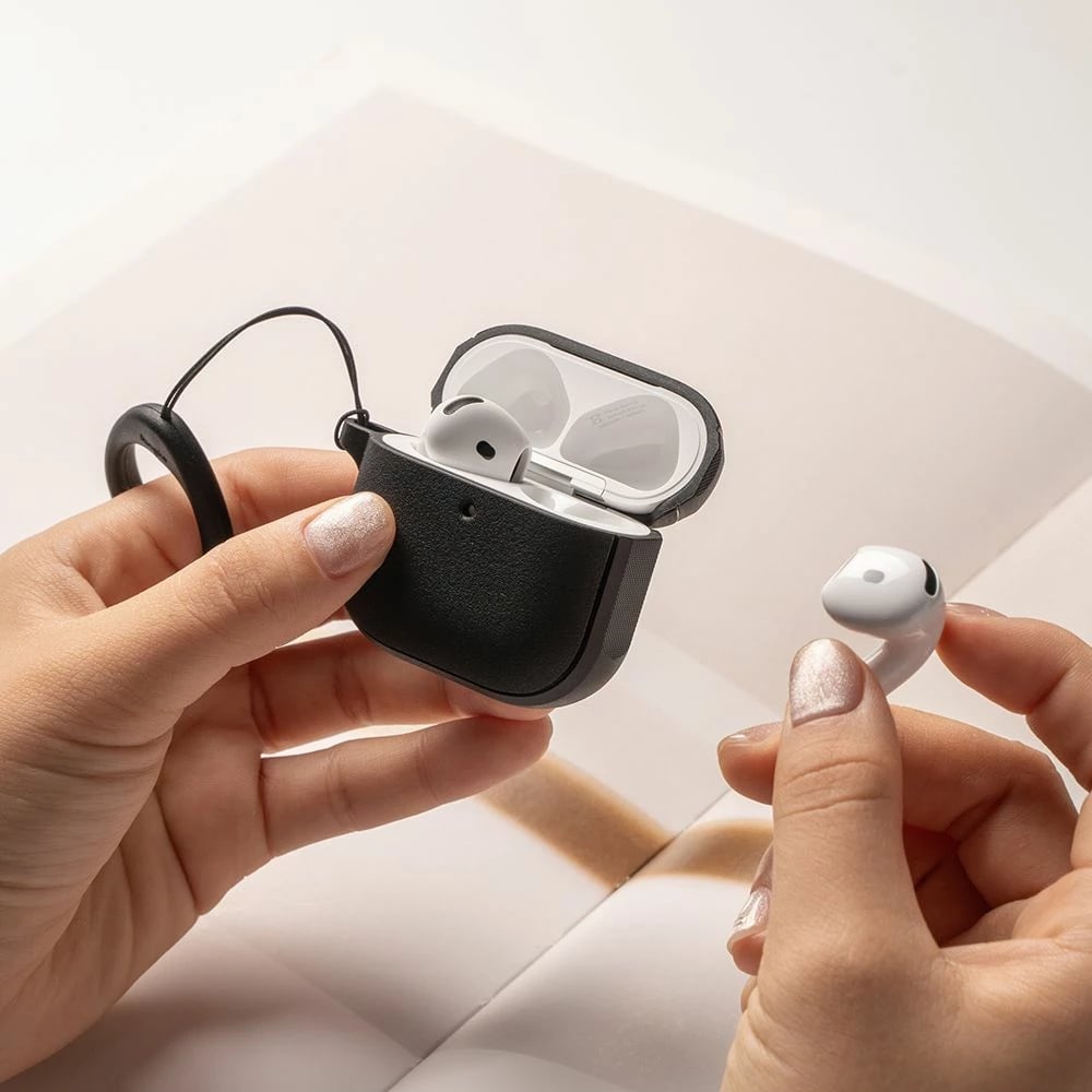 Mbështjellës Ringke Onyx MagSafe për Apple AirPods 4, e kuqe e lehtë, me karabiner