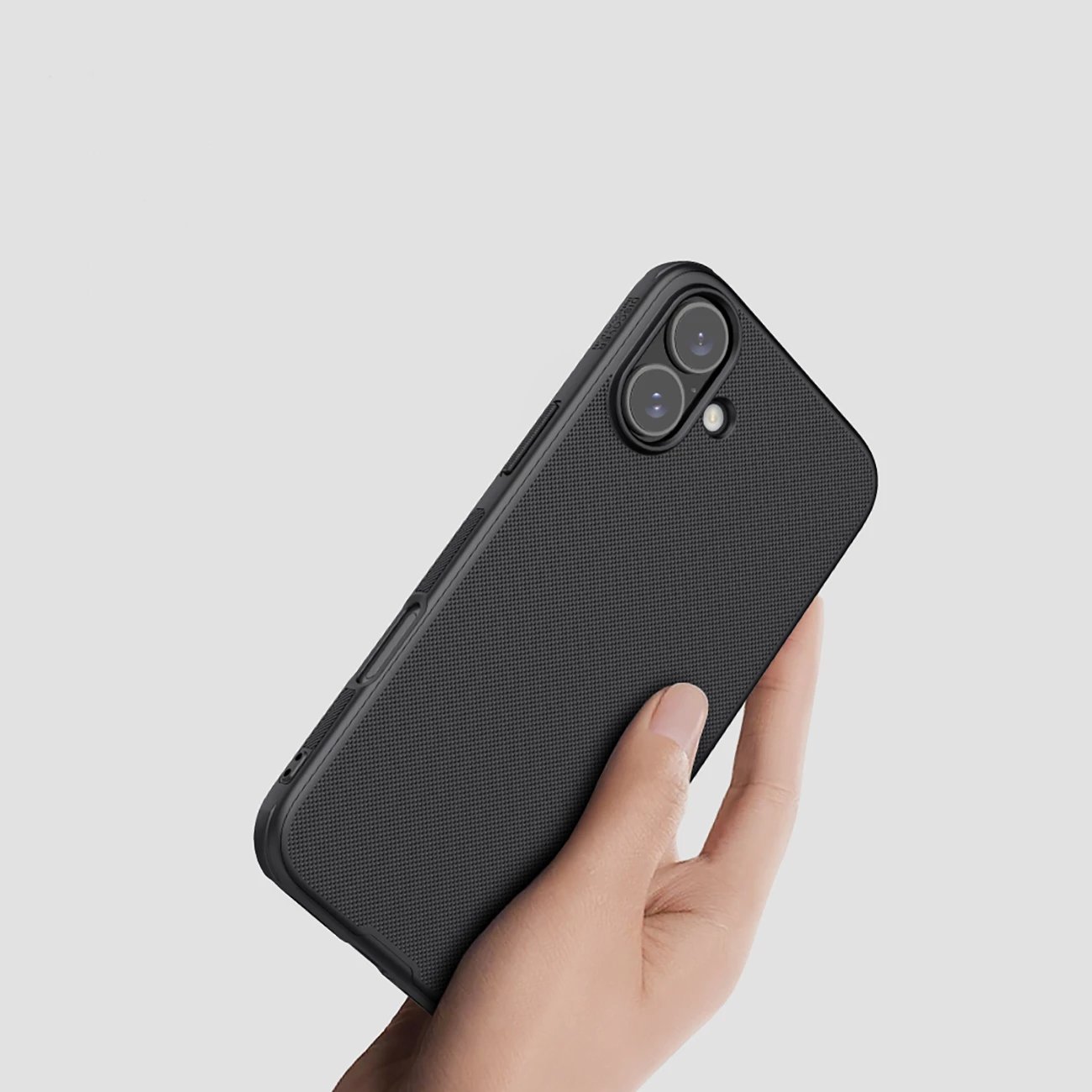 Mbështjellës Nillkin Super Frosted Shield Pro për iPhone 16, i zi