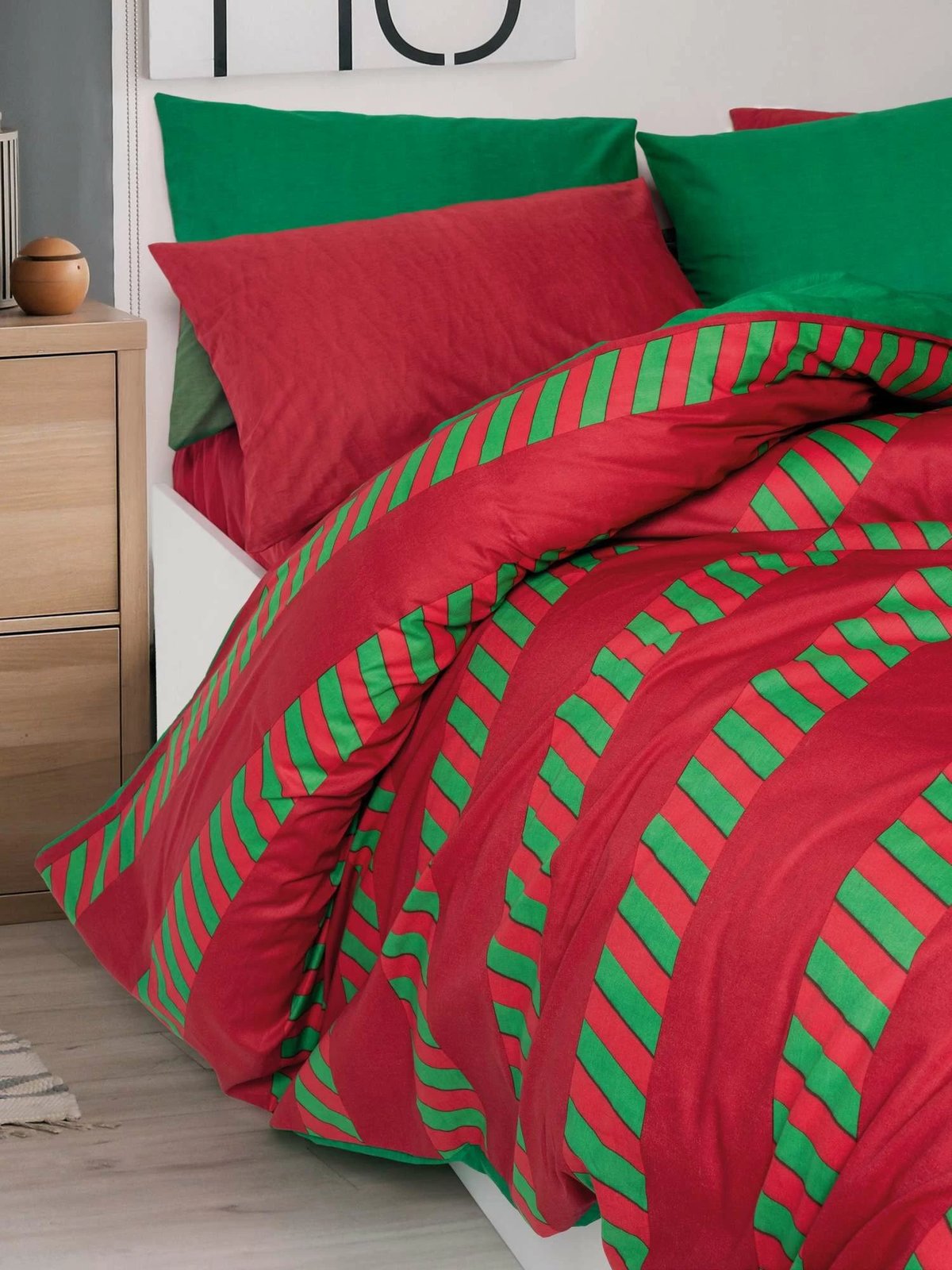 Set mbulesash për dyshek dopio, ngjyrë e gjelbër dhe e kuqe, L'essentiel, Ranforce, Holly Set mbulesash për dyshek dopio, ngjyrë e gjelbër dhe e kuqe, L'essentiel, Ranforce, Holly