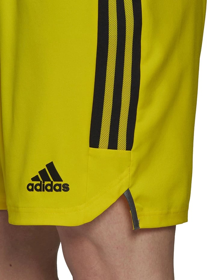Shorce për meshkuj adidas, të verdha