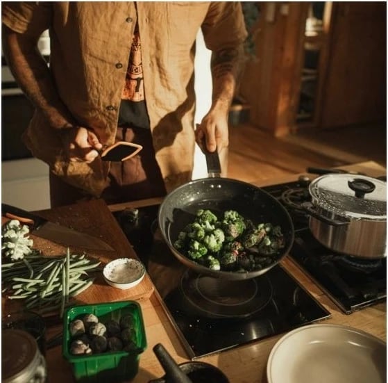 Tigan qeramik Fiskars Functional Form 26cm, Çelik