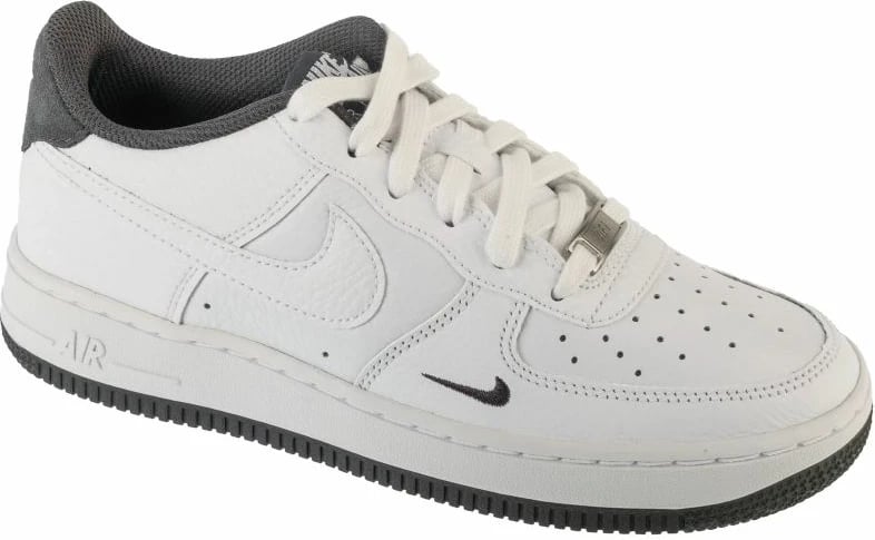 Atlete për fëmijë Nike, të bardha