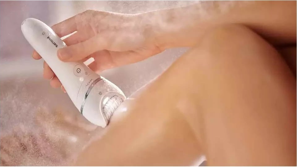Depilator Philips Series 8000 BRE700/00, i bardhë, pa tela, për përdorim të thatë dhe të lagësht, me aksesorë