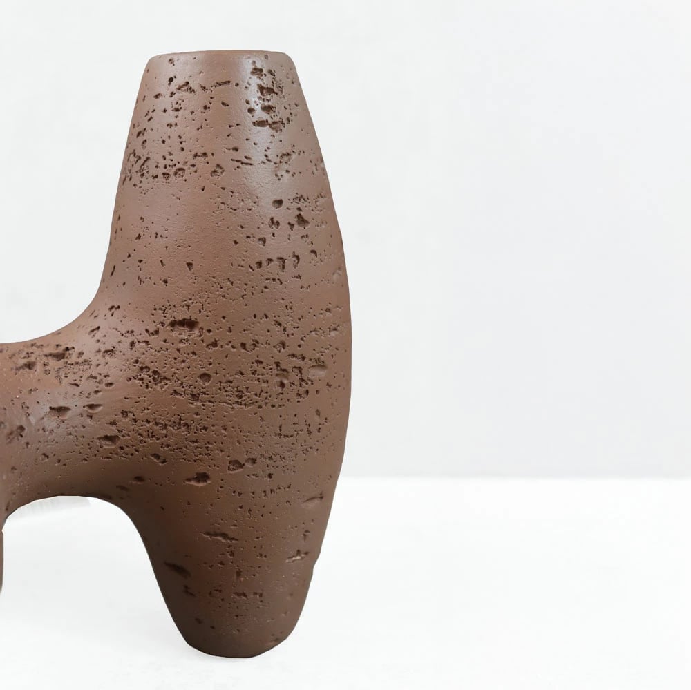 Mbajtëse qirinjsh TRIPTYCH I, rrëshirë, ngjyrë kafe, 18.5x15.5x15.5cm