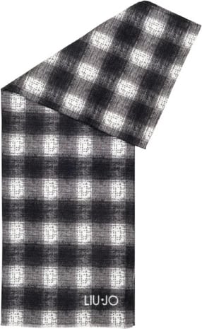 Shall Liu Jo femra, e zezë