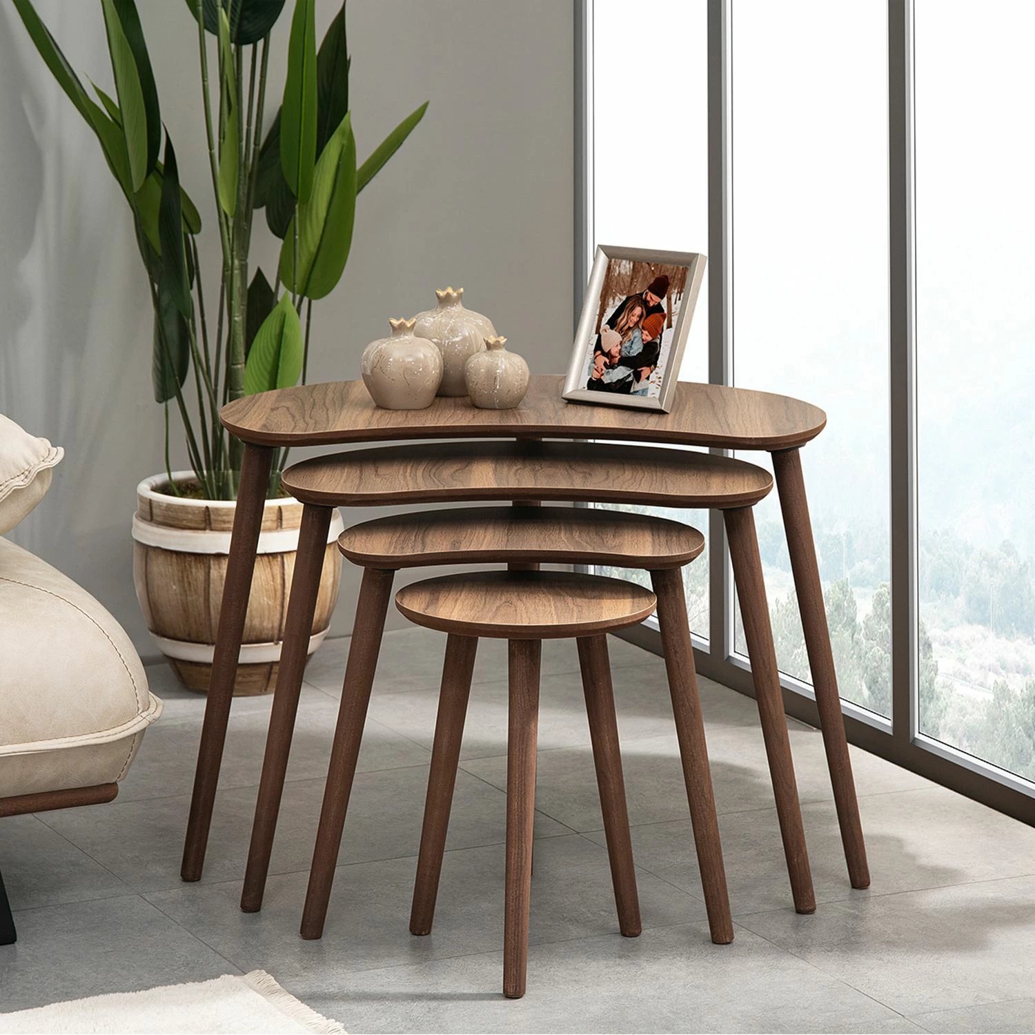 Set tavolinash ndihmëse, 4 copë, ngjyrë arre, Skye Decor, Moon