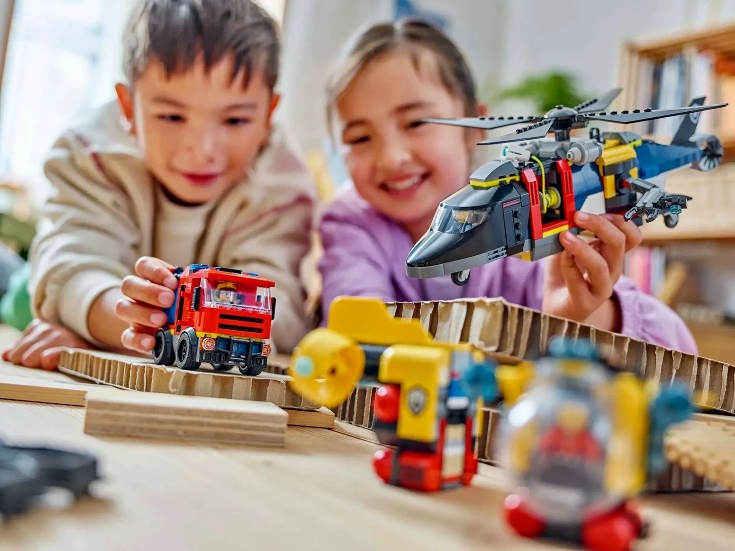 Set LEGO City 60462, Helikopter, Kamion Zjarrfikës dhe Nëndetëse