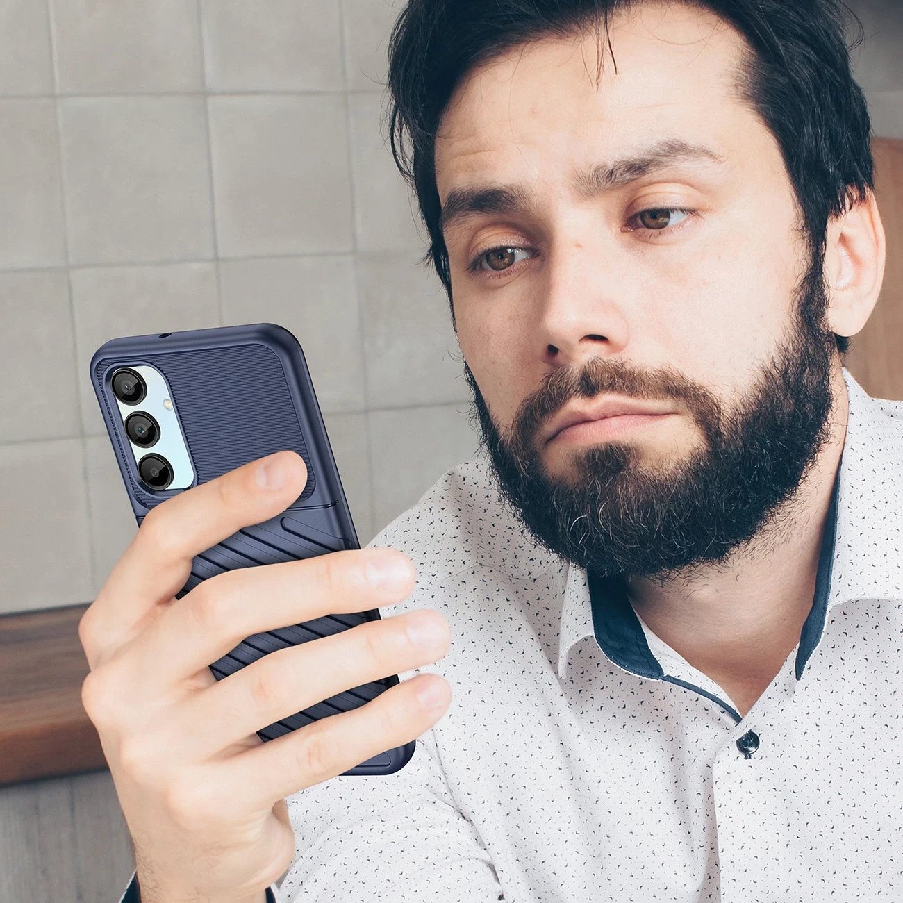 Mbështjellës Hurtel Thunder Case për Samsung Galaxy A56/A36, silikon, me kapak dhe mbajtëse, kaltër