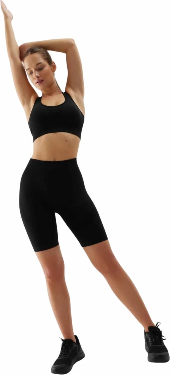 Reçipet sportiv për femra 4F, e zezë