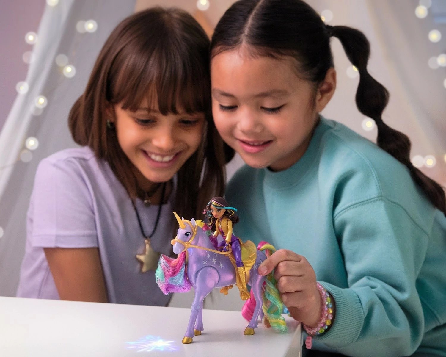 Set lodrash Unicorn Academy Spin Master Sophia dhe Wildstar me efekte drite, për vajza