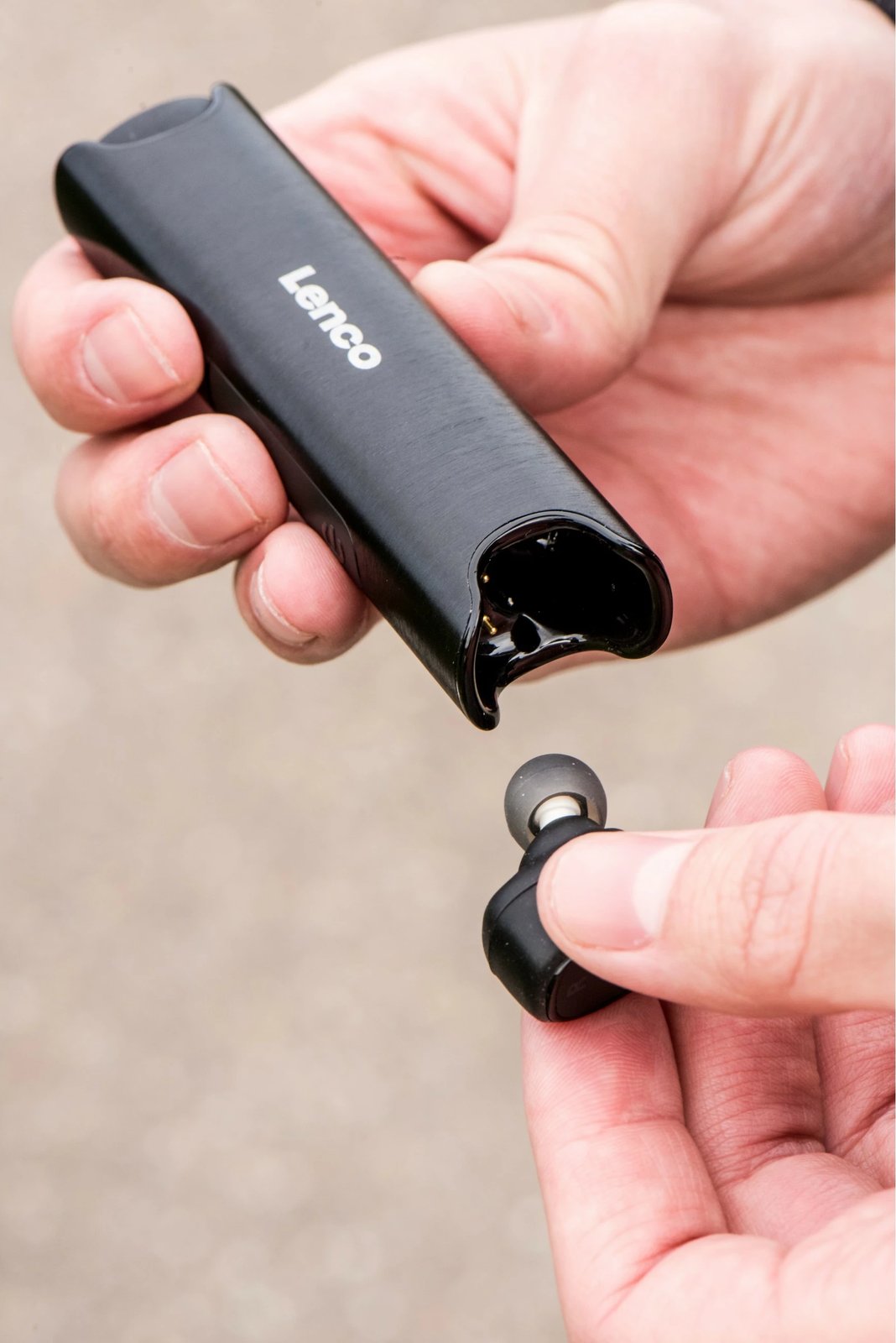 Kufje Lenco EPB-440, Bluetooth, in-ear, IP67, e zezë