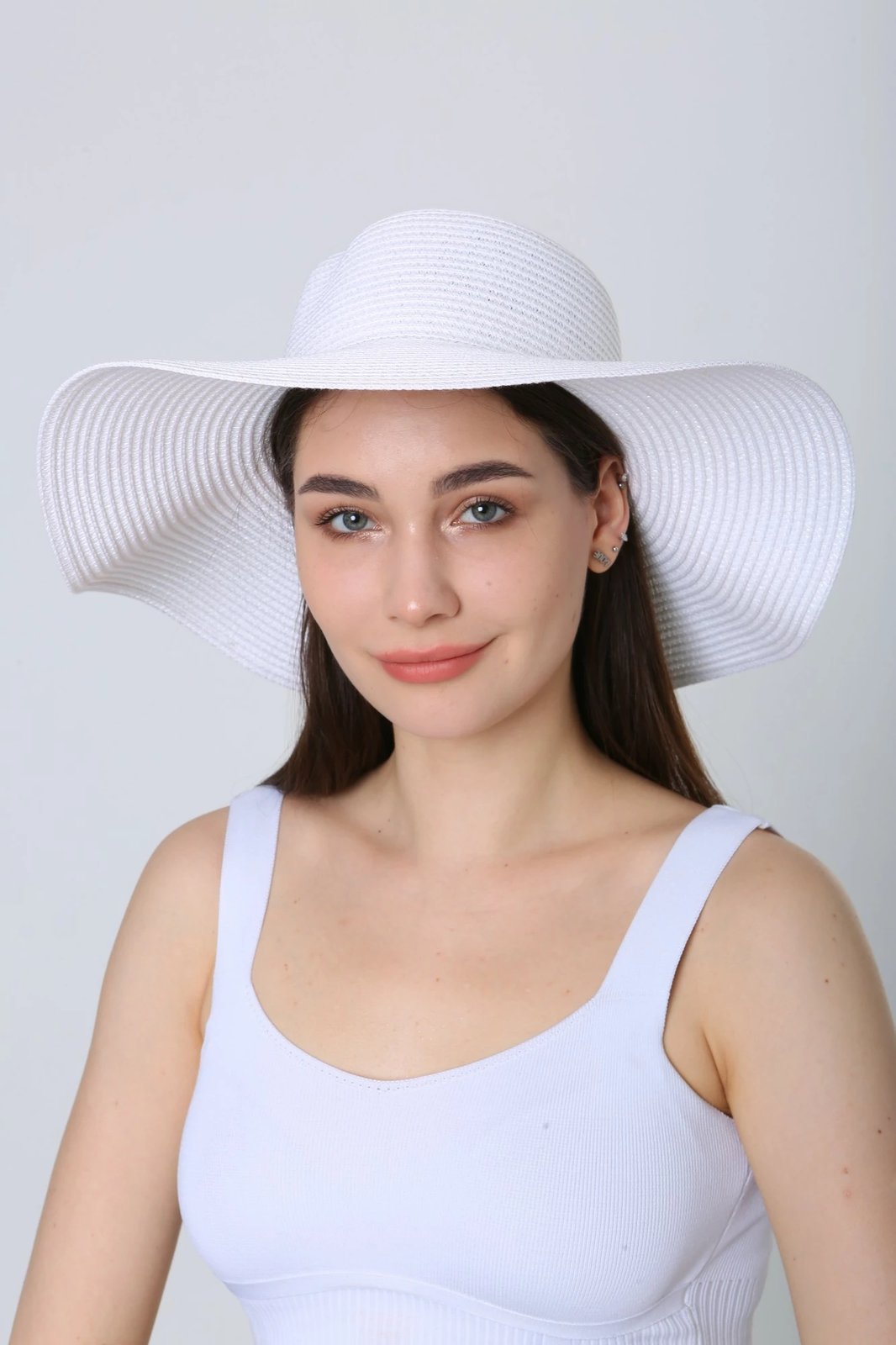 Kapelë e bardhë për gra, Jumeon, Hsr2005