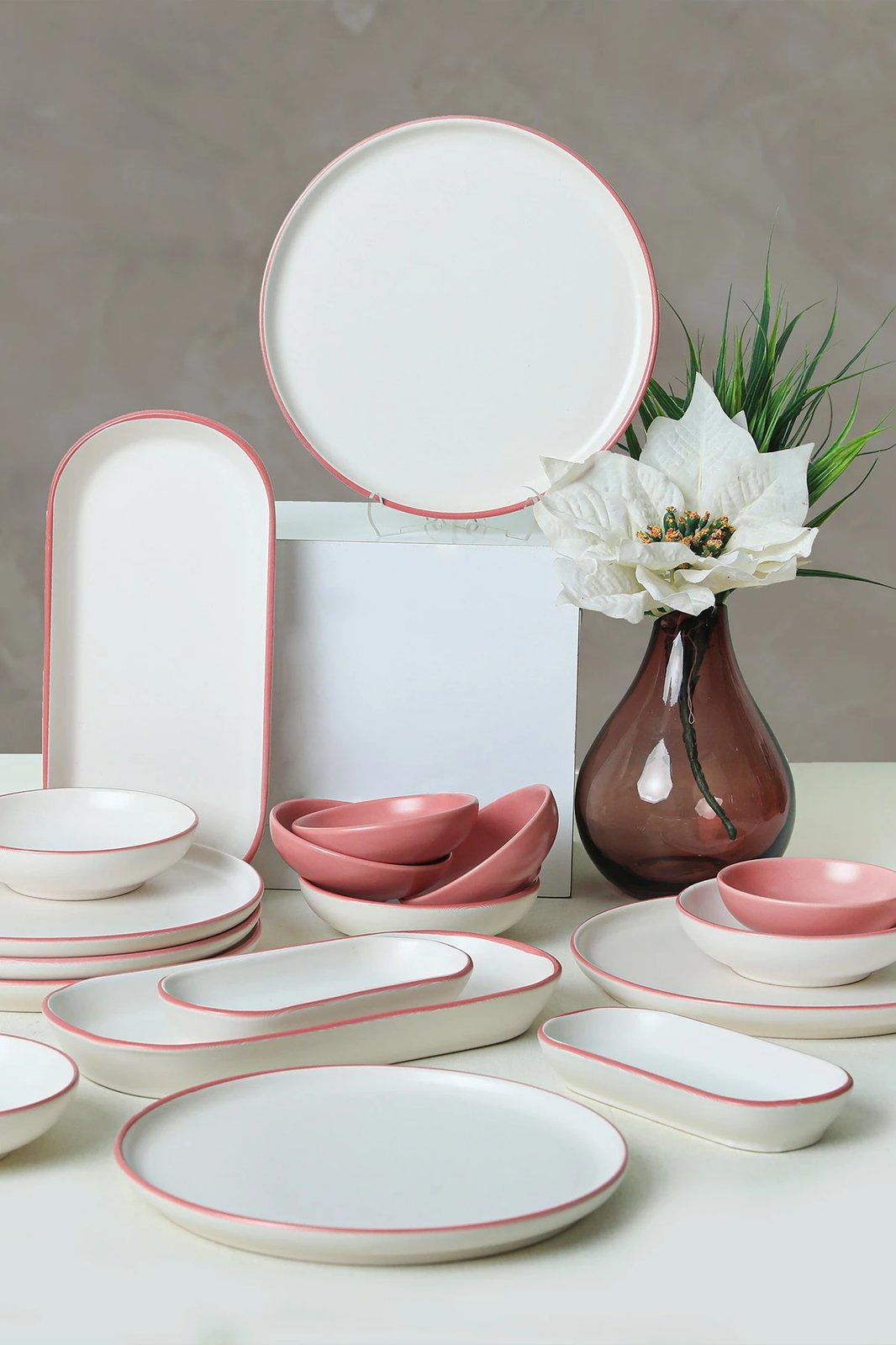 Set mëngjesi 18 pjesësh, Hermia Concept, rozë dhe e bardhë