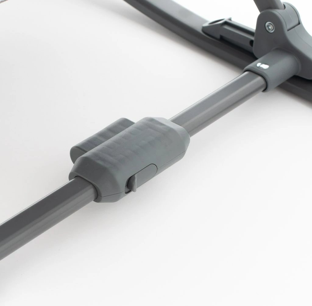 Karrige lëkundëse për bebe, New Baby, Snuggle, me shirit lodrash 3 copa, mbështetëse e rregullueshme, deri 9 kg, gri