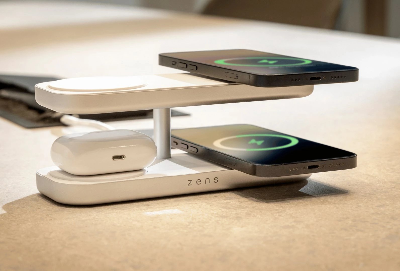 Karikues wireless ZENS ZEQC01W/00, 65 W, për celular, kufje, smartwatch, i bardhë