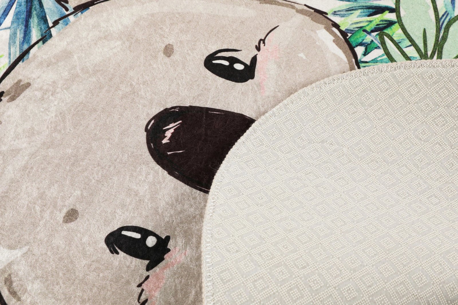 Tapet për banjo, formë koale, shumëngjyrësh, 80x100cm