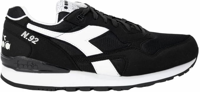 Atlete Diadora për meshkuj, të zeza