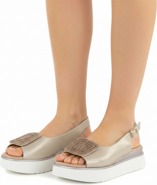 Sandale për femra Potocki SZ12590, të arta