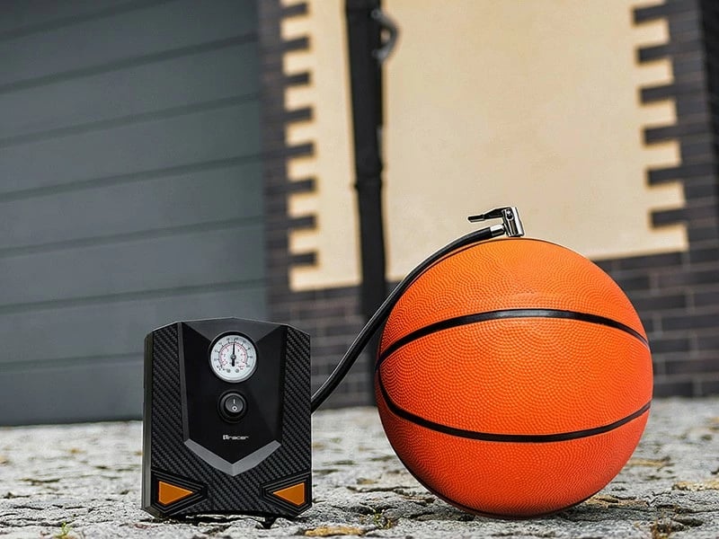 Kompresor ajri auto Tracer RES-03 ML 120W 12V 8 bar 15 L/min, i zi, set me 3 gryka