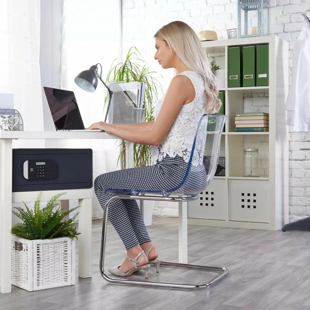 Kasafortë YALE HOME YLEM/200/EG1 për laptop, elektronike, 24.8L, e zezë