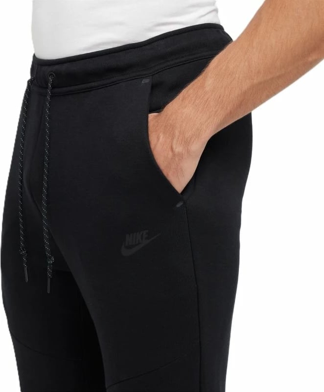 Pantallona Nike për meshkuj, të zeza