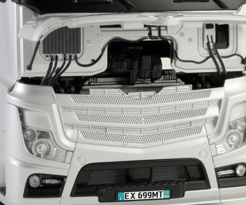 Model kamioni Italeri Mercedes Benz Actros MP4 Gigaspace, 1:24, plastik
