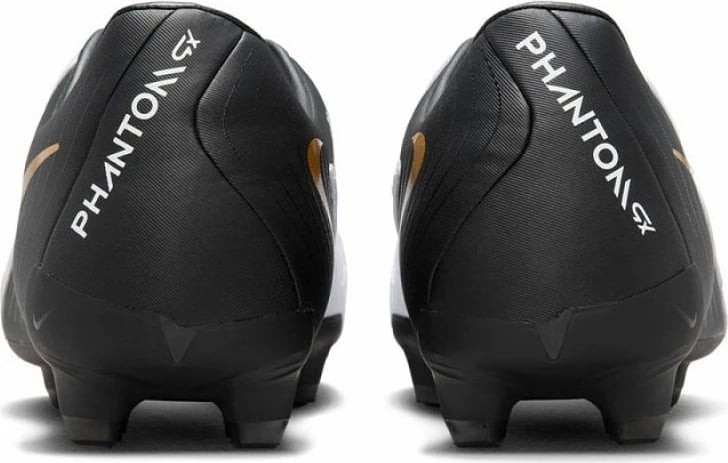 Atlete futbolli Nike për meshkuj, të bardha e të zeza