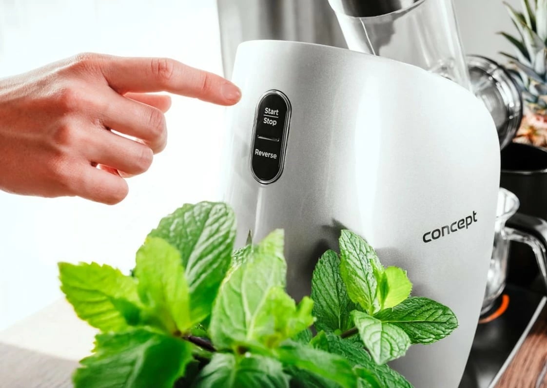 Shtrydhëse e ngadaltë frutash-perimesh, Concept Nutriboost LO7250, 200 W, 0.6 L, vidë çeliku inox, gryka 76 mm, 65 dB, e zezë/krom