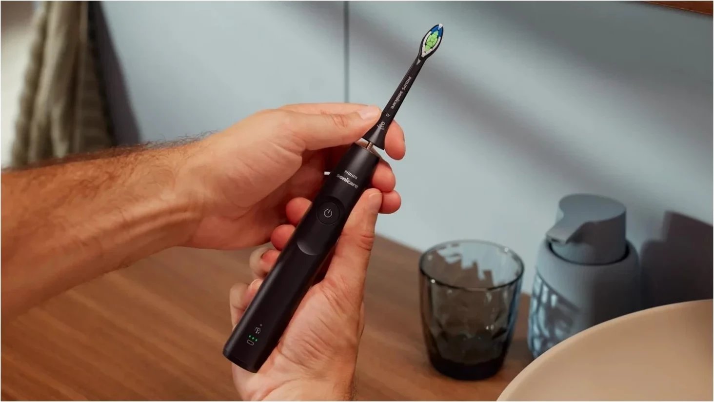 Furçë dhëmbësh sonike Philips Sonicare 5300 HX7101/01, 2 nivele intensiteti, e zezë