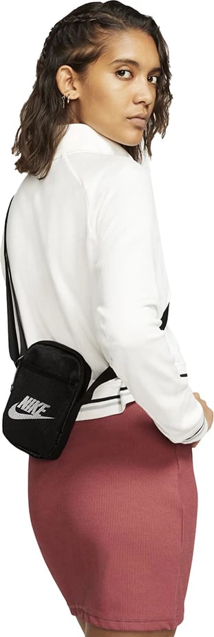 Çantë sportive Nike unisex, e zezë Çantë sportive Nike unisex, e zezë