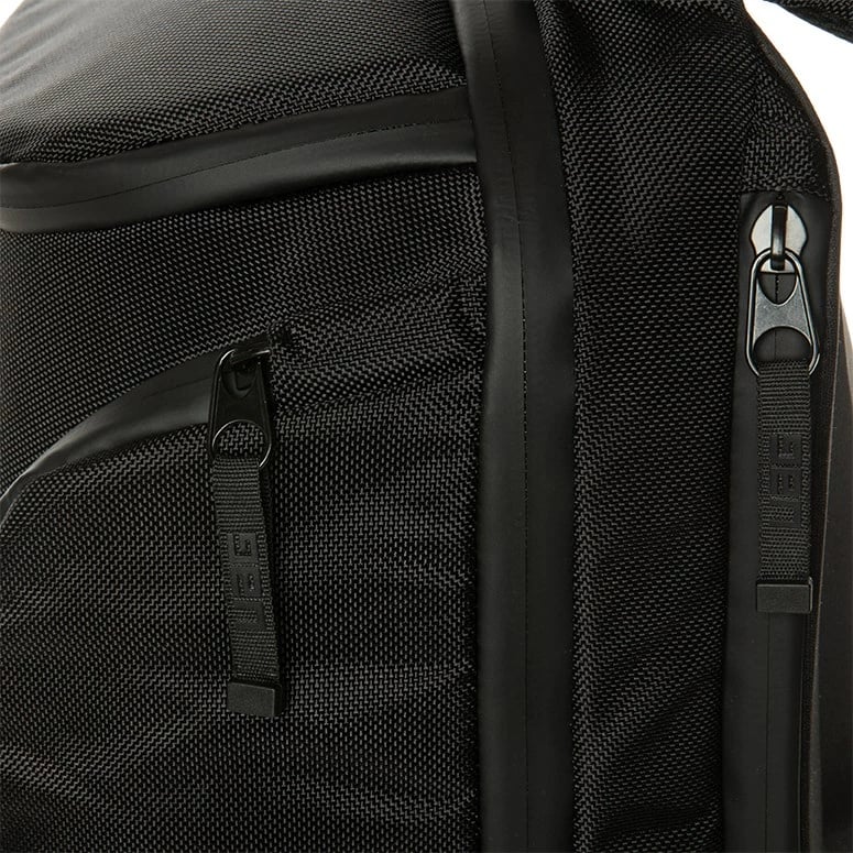 Çantë shpine Urban Armor Gear Standard Issue, 18L, e zezë