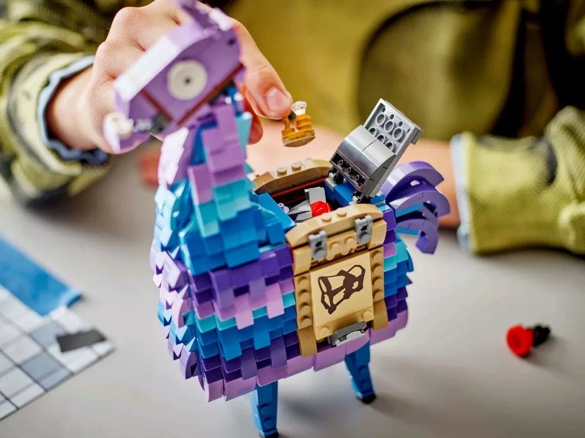 Lego Fortnite 77071 Supply Llama, 691 pjesë