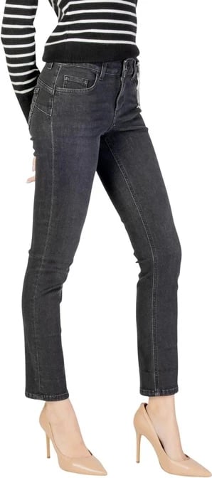 Xhinse femra Liu Jo, të zeza