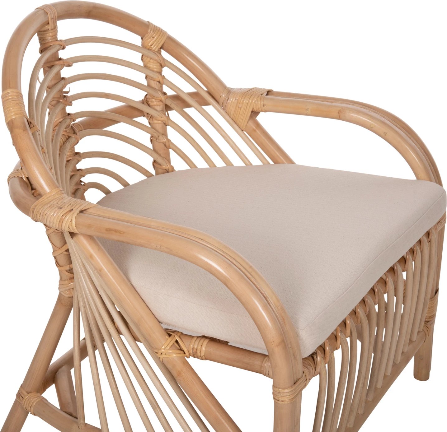 Karrige për krah FEMUR FH9837 rattan, jastëk ngjyrë bardhë, 72x66x75 cm