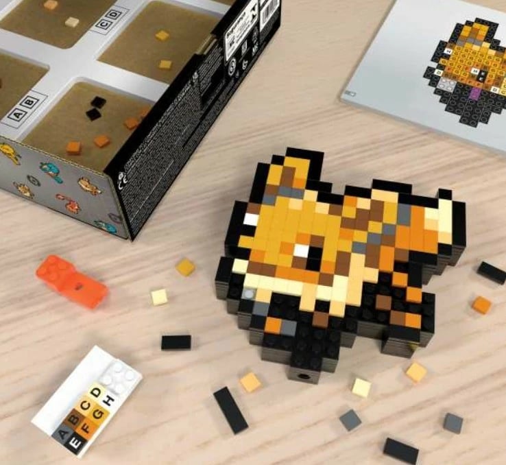 Set ndërtimi Mega Bloks Pokemon Eevee Pixel Art, 323 pjesë