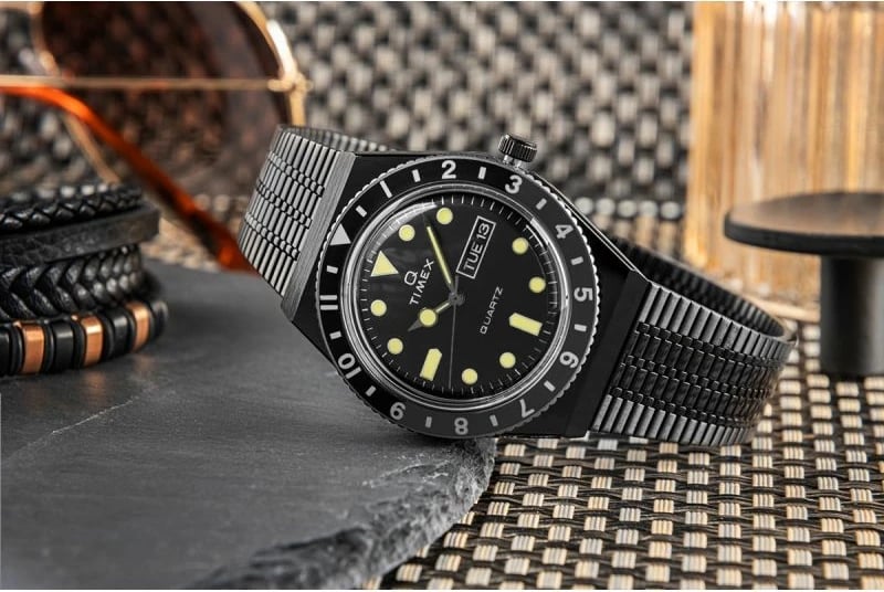 Orë dore për meshkuj Timex, e zezë